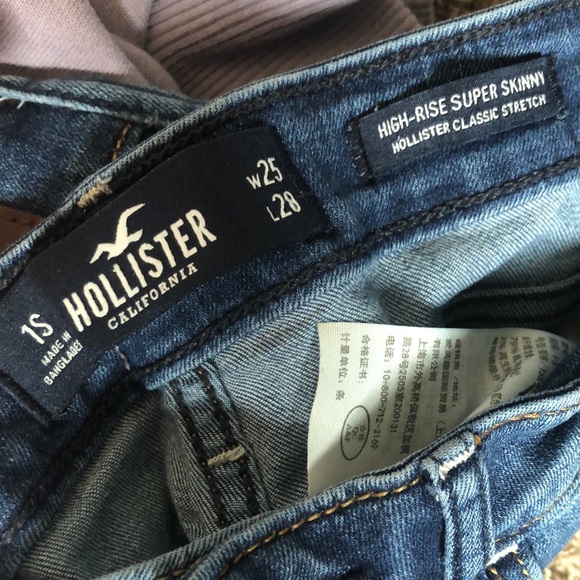 Hollister bundle! Barely worn! - Picture 3 of 3